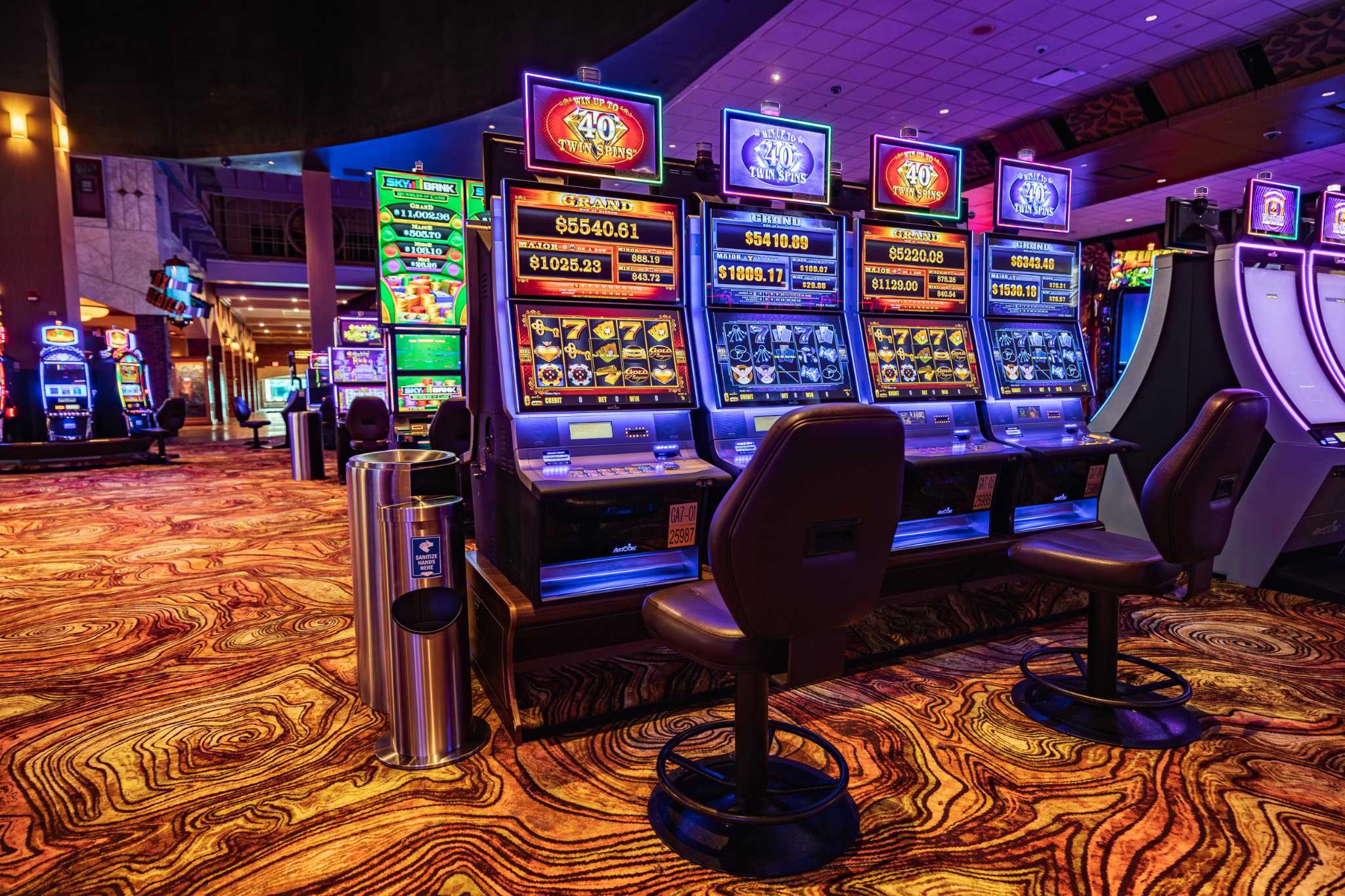Dijital Yalnızlığın İhtişamı: Mobil Casino Oyunları ve Stratejiler